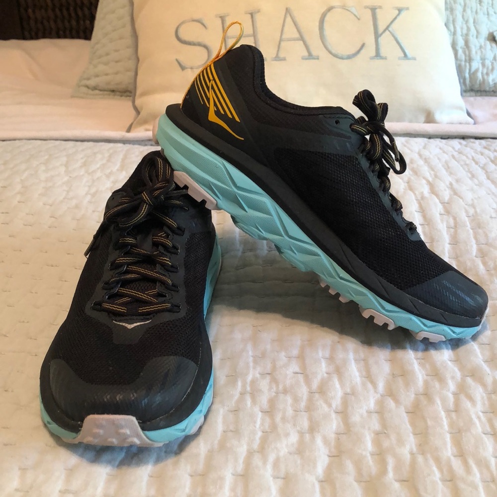 HOKA ONE ONE CHALLENGER  ATR 5 size 6